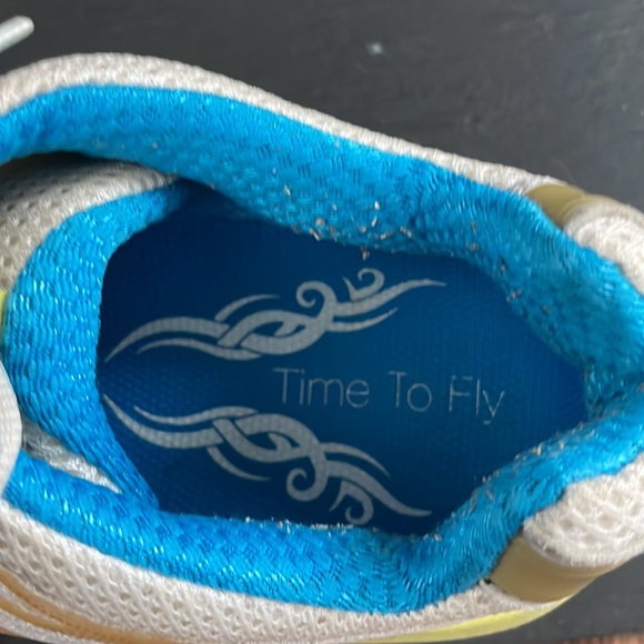 Hoka One One Womens Size 11 Bondi B High Visibility Yellow Running Time to fly. - Picture 4 of 13